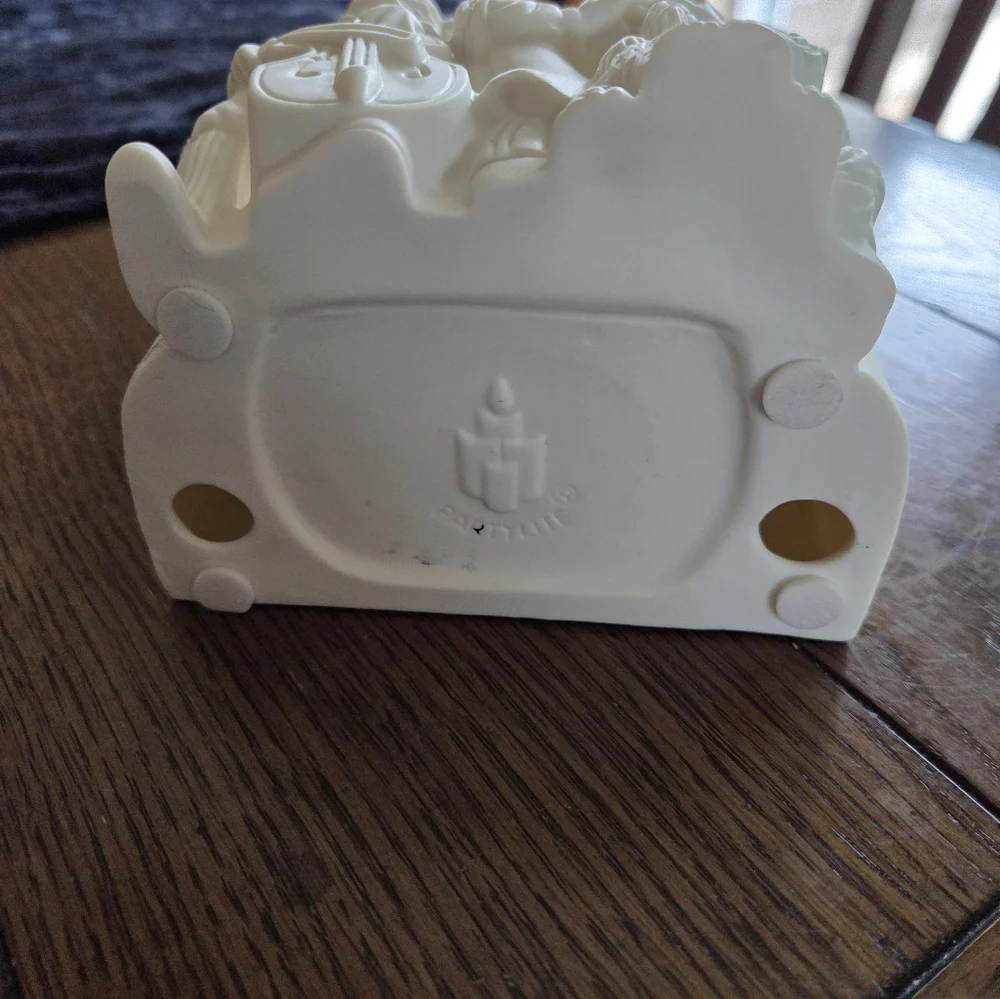 PartyLite Bakery Carolers Tea Light Holder Beautiful White Bisque - Picture 7 of 11